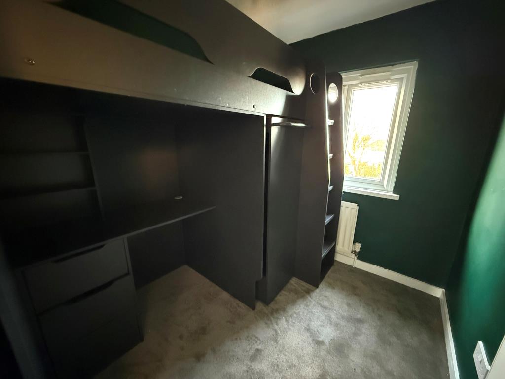 Lot: 161 - HOUSE IN NEED OF IMPROVEMENT - Bedroom three
